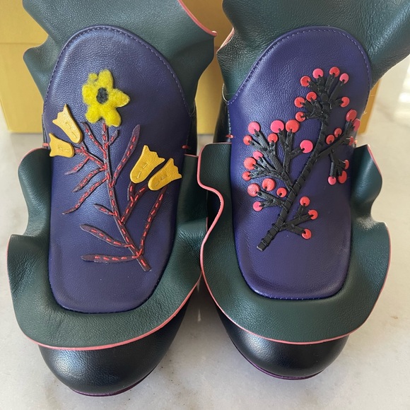 Fendi Embroidered Ruffles Mule Floral Waived Leather Clogs Shoe Heels 39 - Picture 8 of 9
